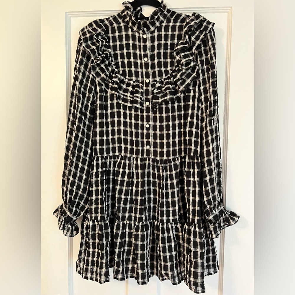H&M Long Sleeve Ruffle Detail Dress